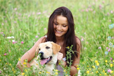 mujer folla con perro|Mi primer experiencia zoo con mi perro.